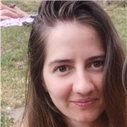 Soy de chica de 28 años, con experiencia tratando con peques, soy muy cariñosa e imaginativa, doy clases a peques de 4 a 10 años.